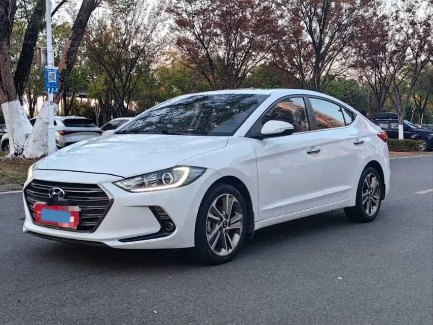 2016 HYUNDAI ELANTRA view 1