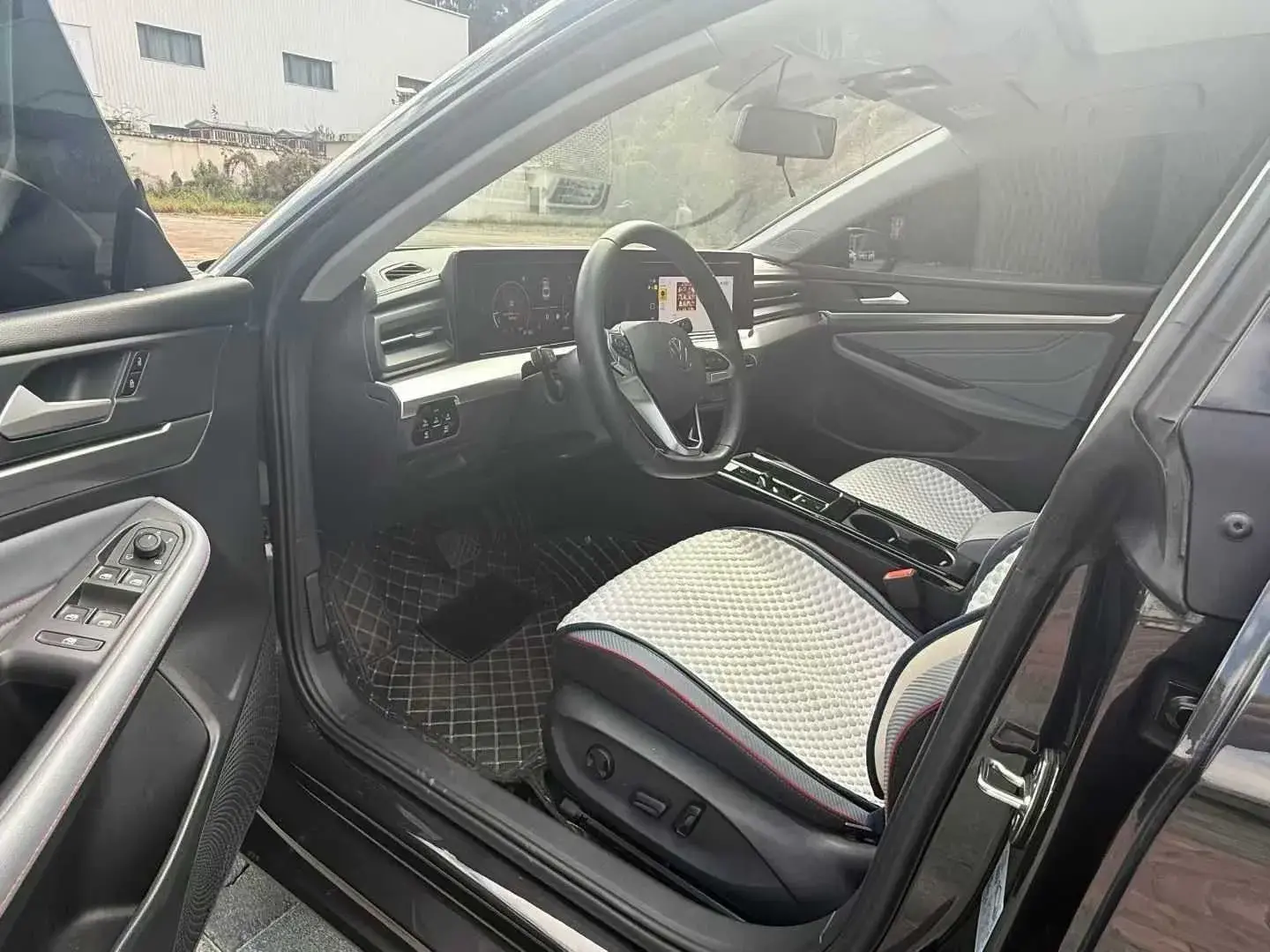 2022 VOLKSWAGEN LAMANDO thumbnail 4