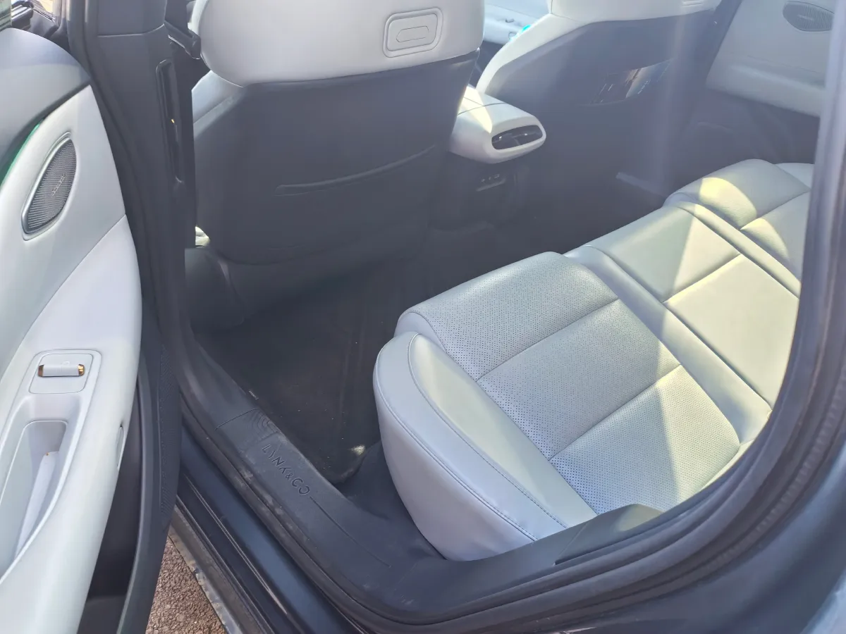 2025 LYNK&CO Z10 BEV 95KWH,autocango,china used car exporter,china ev exporter,chinese used car exporter,chinese used ev exporter