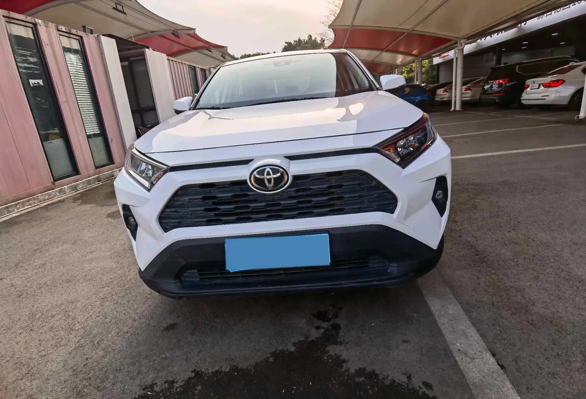 2023 TOYOTA RAV4 thumbnail 2