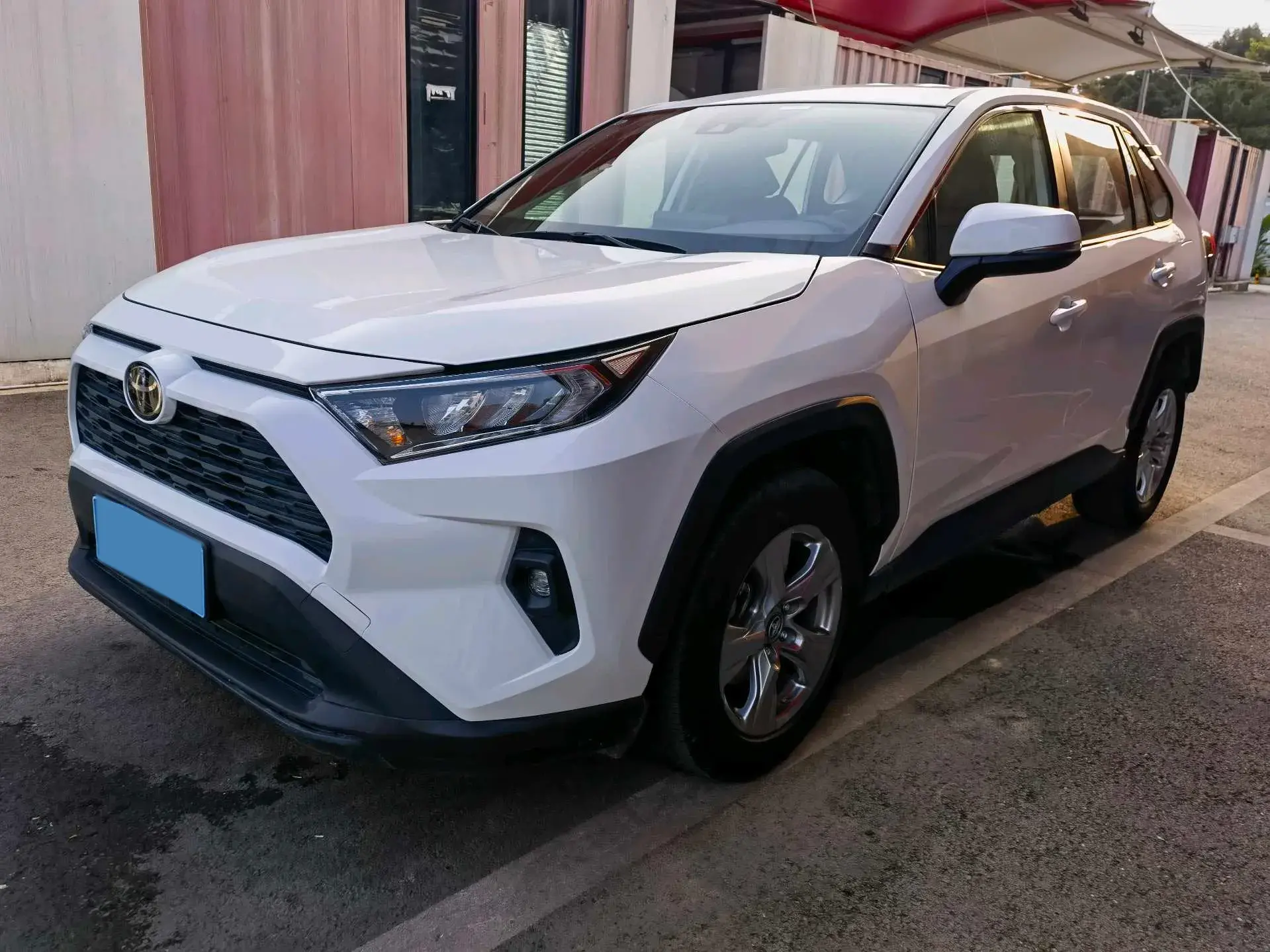 2023 TOYOTA RAV4 thumbnail 3