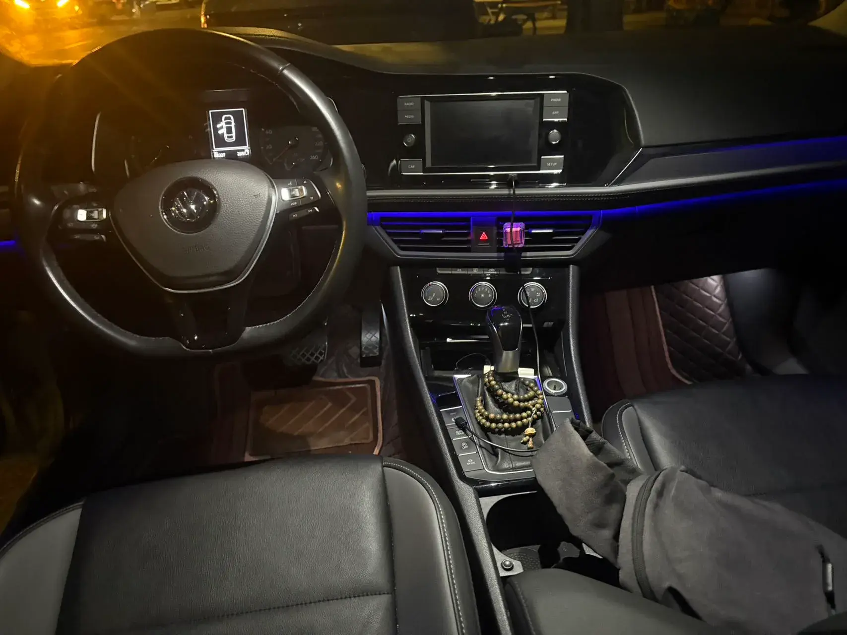 2019 VOLKSWAGEN SAGITAR thumbnail 4