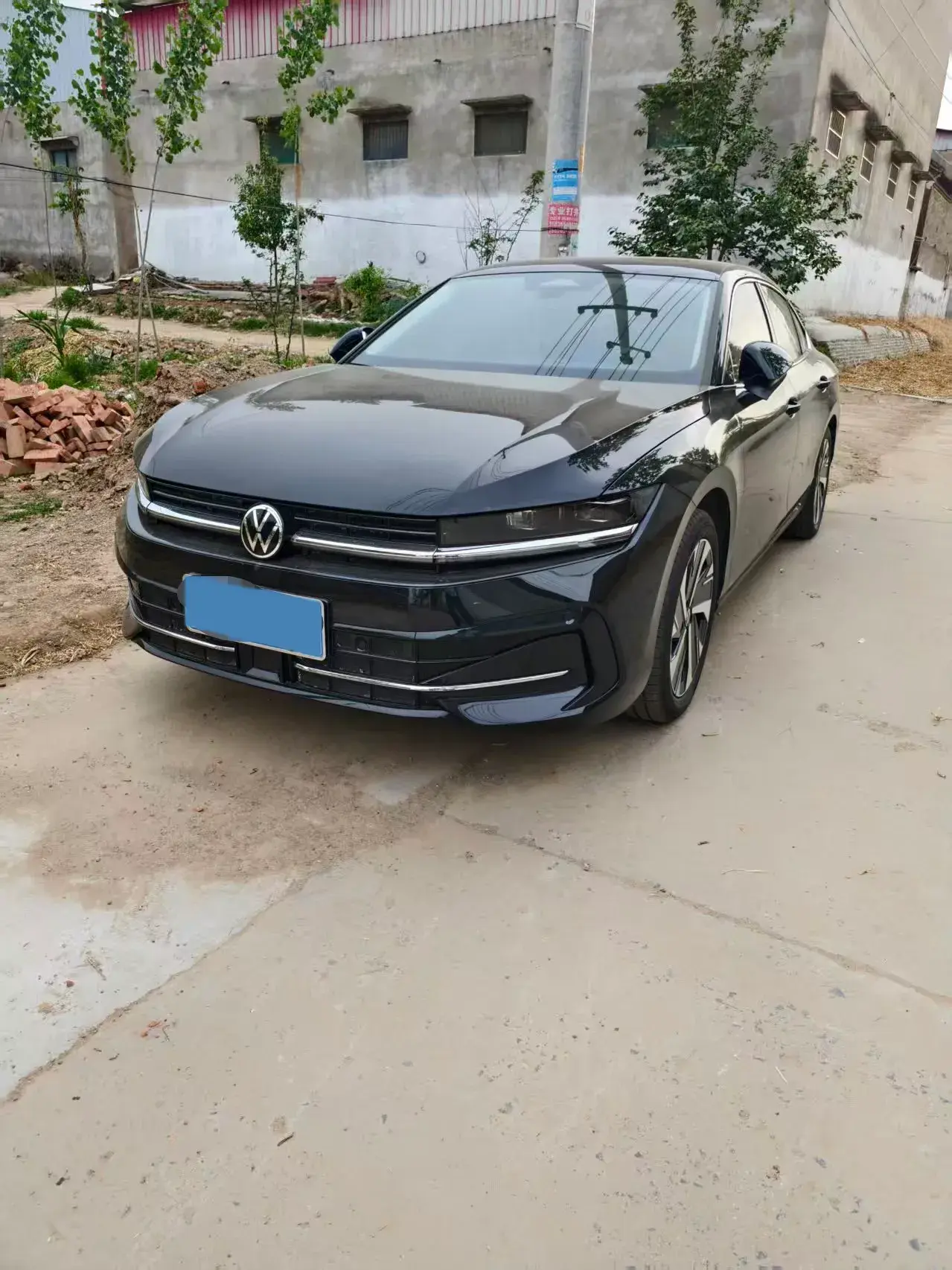 2024 VOLKSWAGEN MAGOTAN thumbnail 3