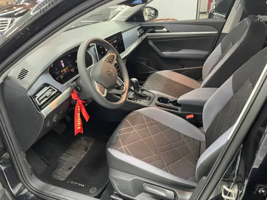 2023 VOLKSWAGEN LAVIDA thumbnail 3