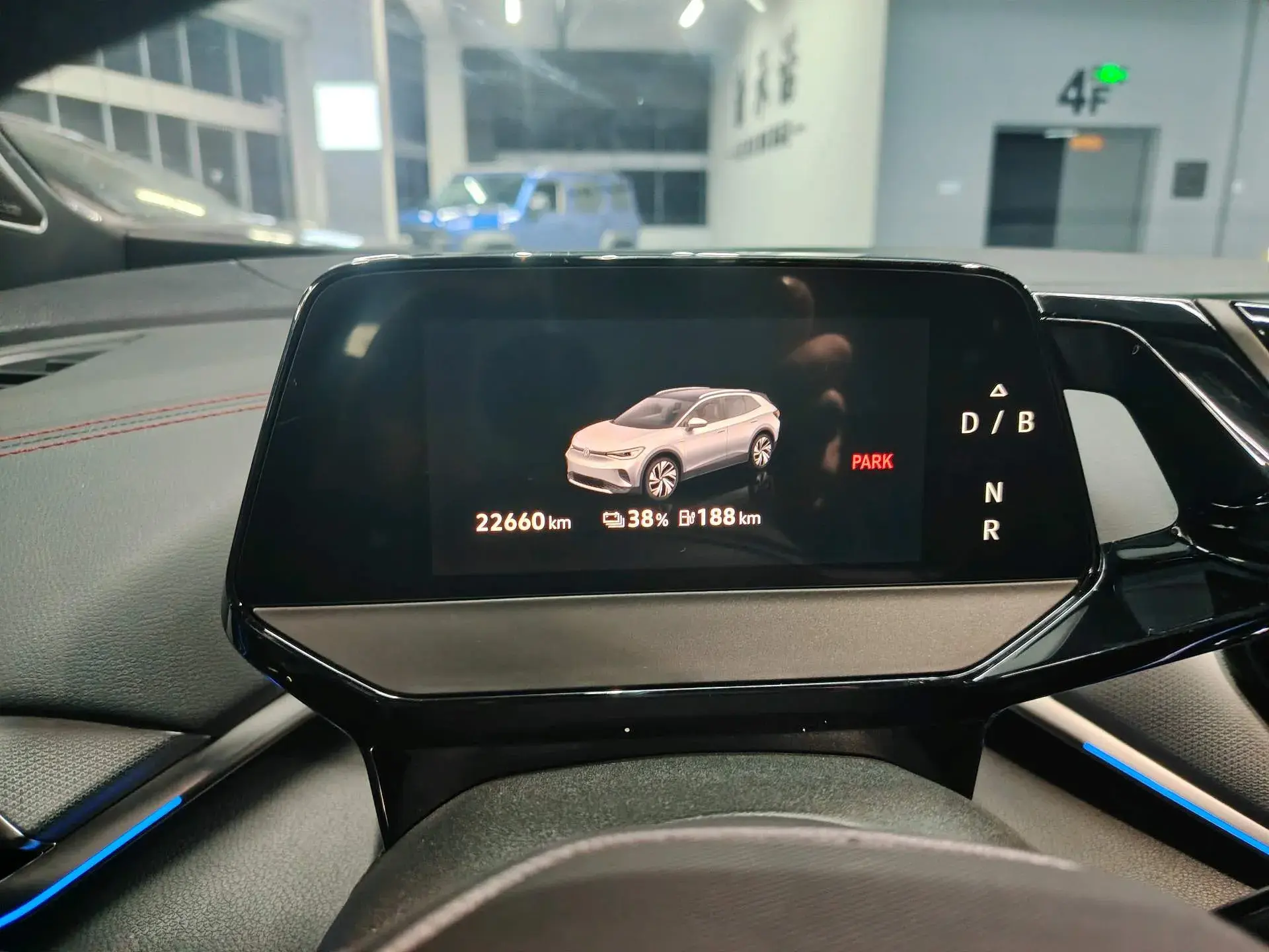 2022 VOLKSWAGEN ID.4 thumbnail 3