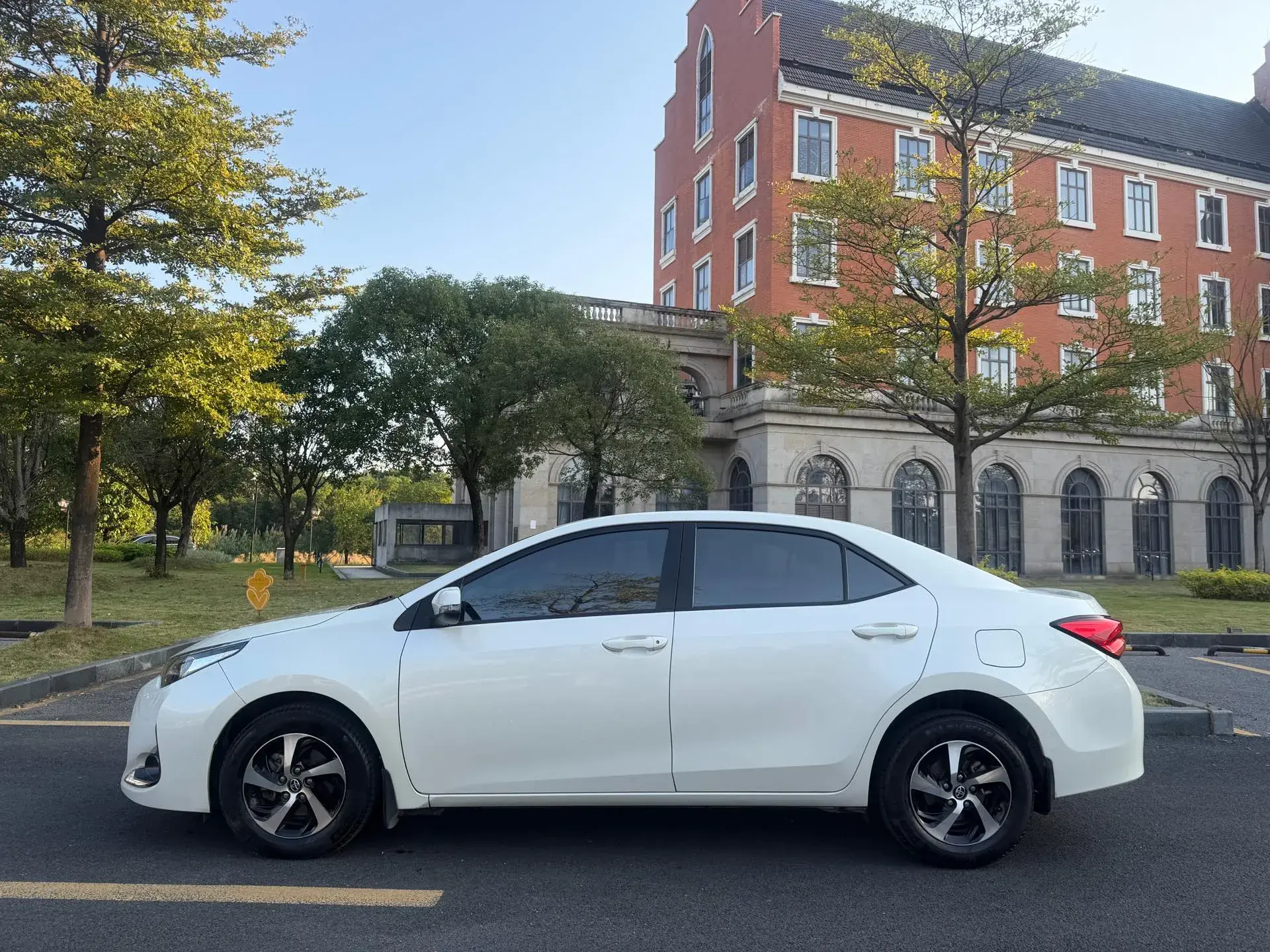 2018 TOYOTA LEVIN thumbnail 4