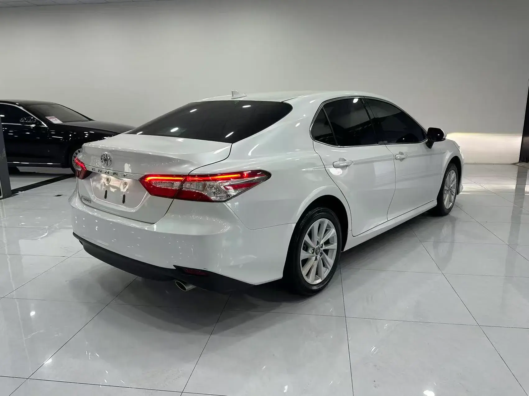 2021 TOYOTA CAMRY thumbnail 4