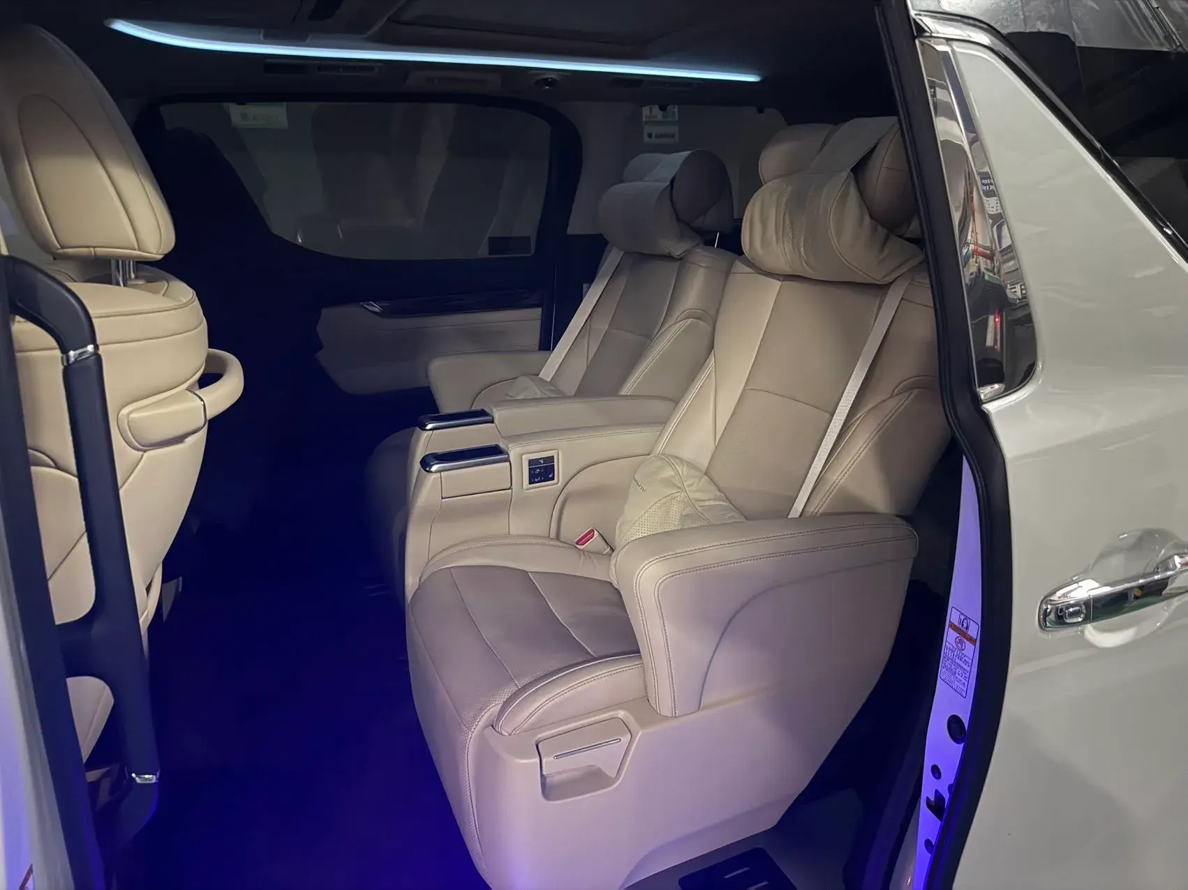 2021 TOYOTA ALPHARD thumbnail 4