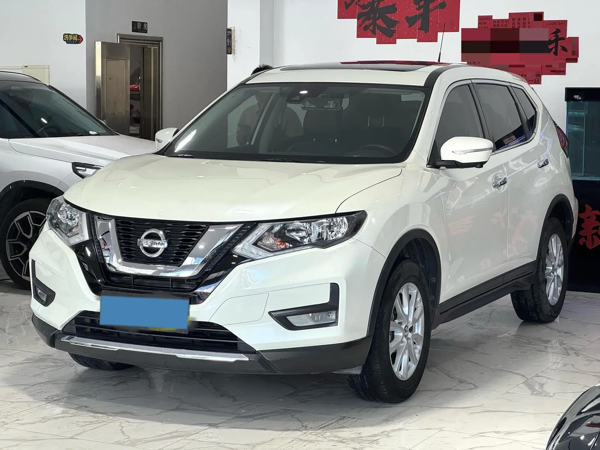 2020 NISSAN X-TRAIL view 1