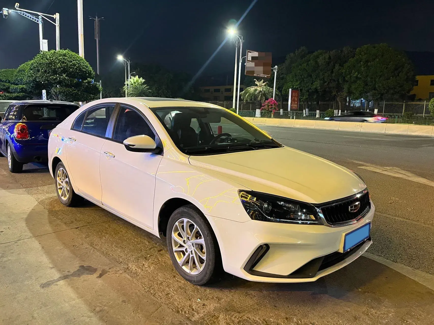 2020 GEELY EMGRAND thumbnail 3