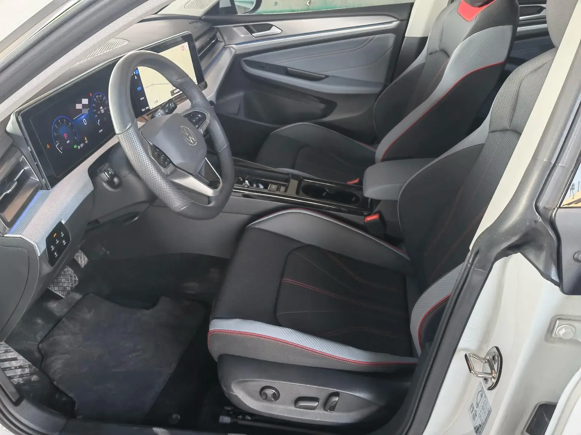 2025 VOLKSWAGEN LAMANDO thumbnail 2