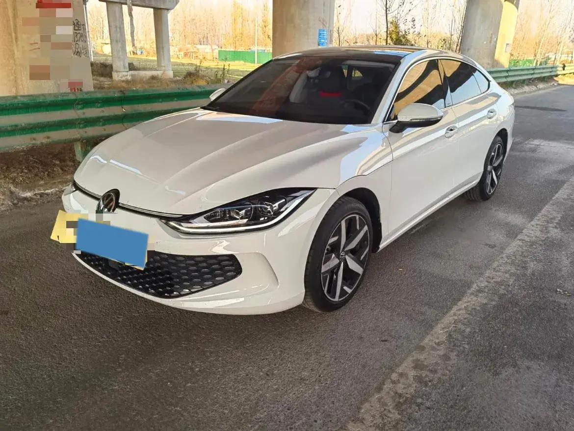 2025 VOLKSWAGEN LAMANDO view 1