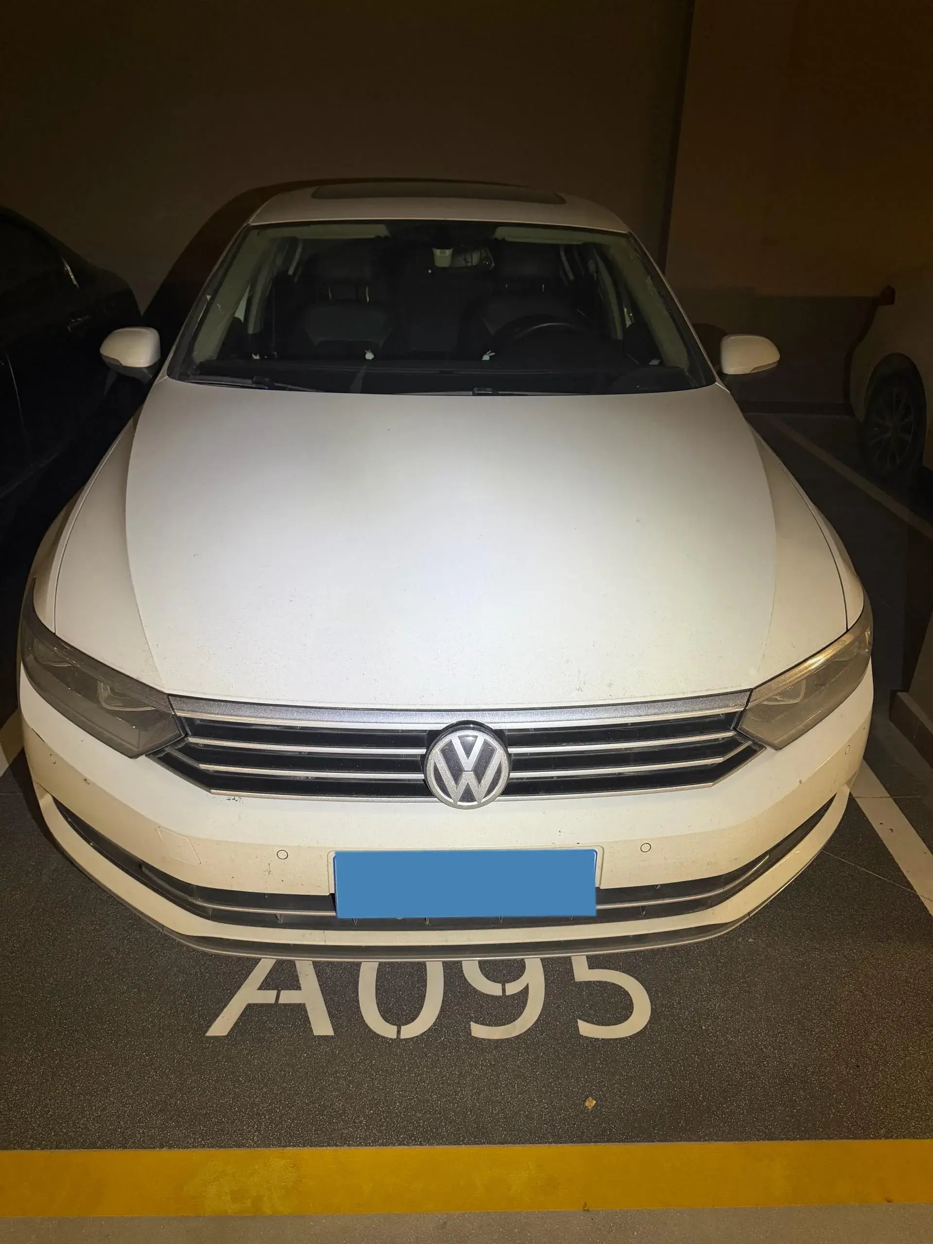 2017 VOLKSWAGEN MAGOTAN thumbnail 2