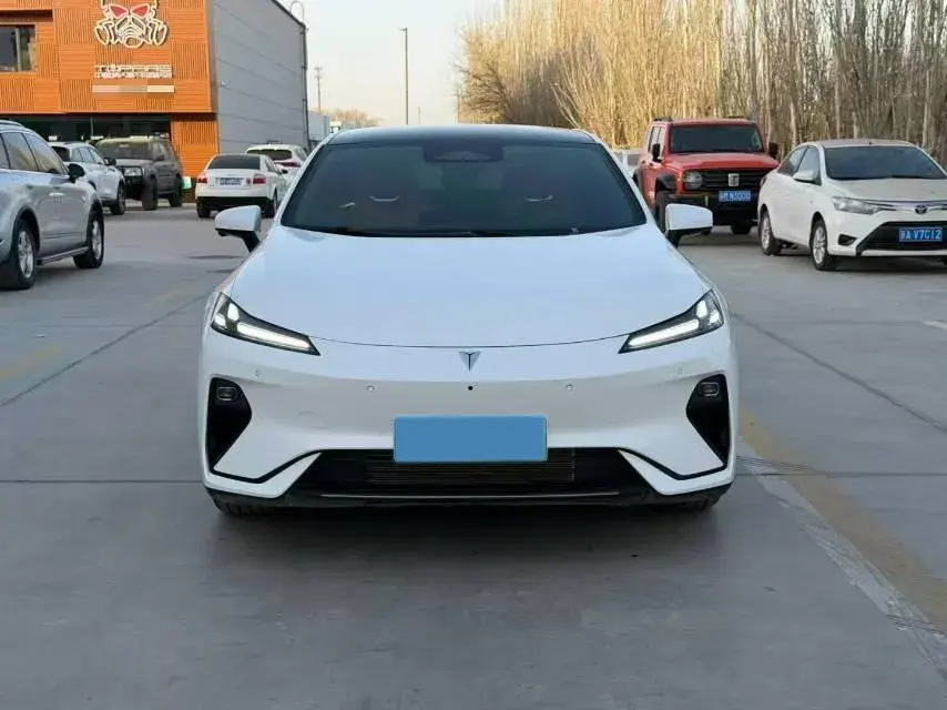 2025 DEEPAL L07 thumbnail 3