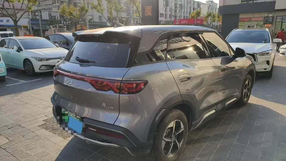 2025 BYD YUAN thumbnail 4