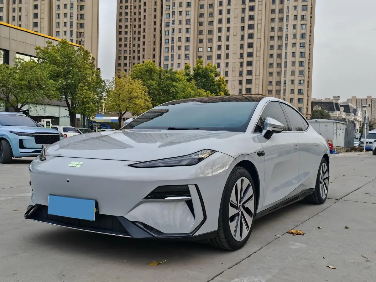 2024 Geely Galaxy E8 BEV 62KWH