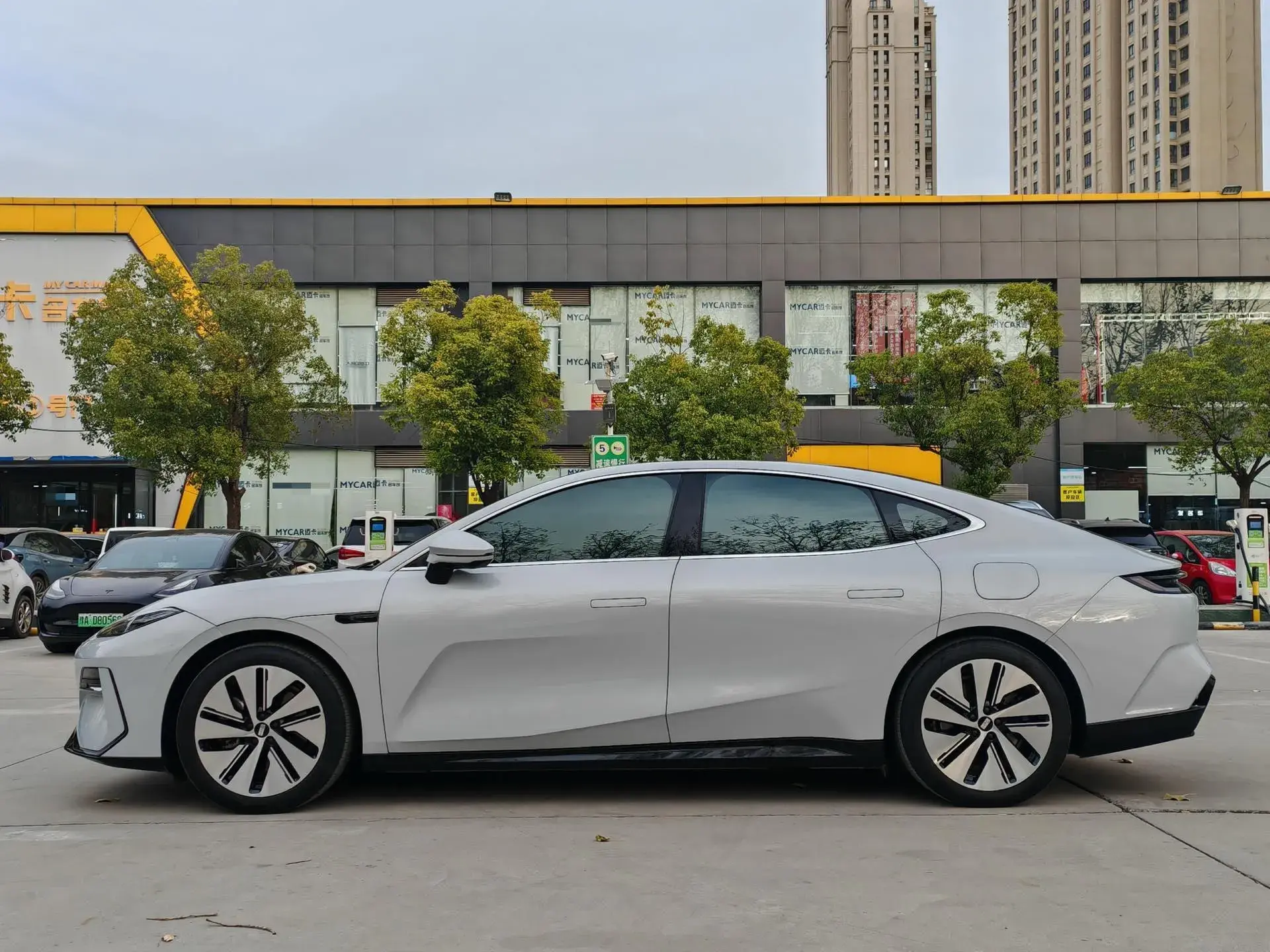 2024 GEELY GALAXY thumbnail 3