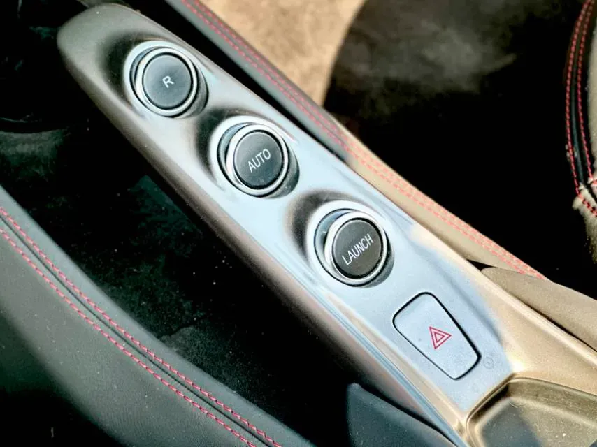 2019 Ferrari F8 3.9T 720HP V8 7DCT,autocango,china used car exporter,china ev exporter,chinese used car exporter,chinese used ev exporter