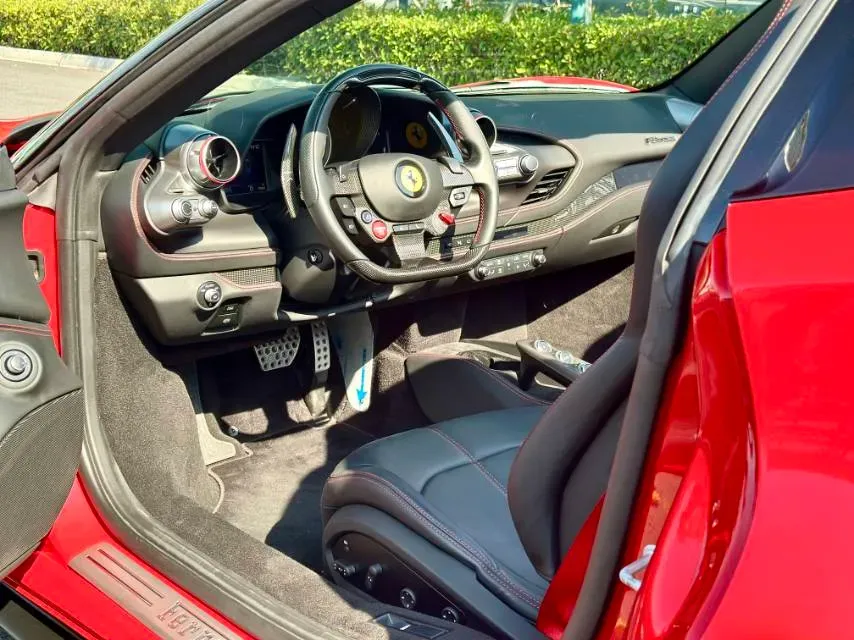 2019 Ferrari F8 3.9T 720HP V8 7DCT,autocango,china used car exporter,china ev exporter,chinese used car exporter,chinese used ev exporter