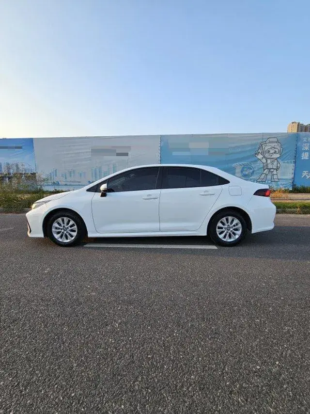 2021 TOYOTA COROLLA thumbnail 2