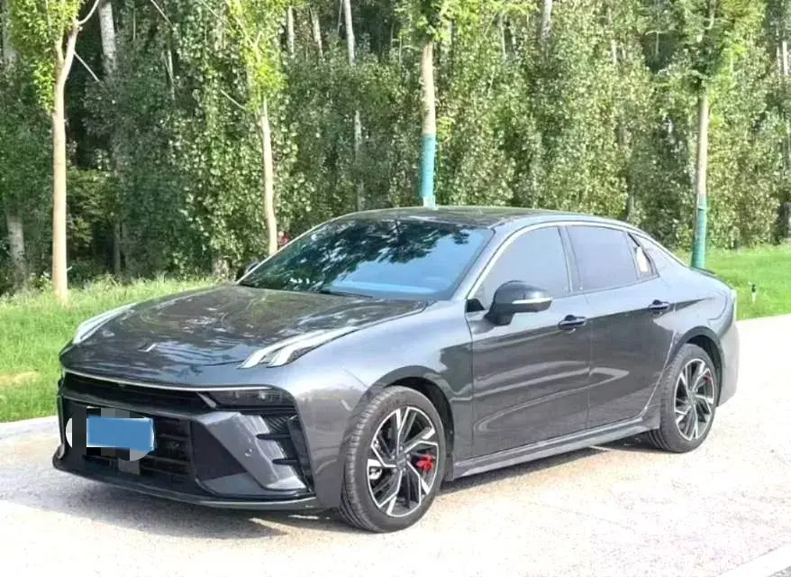 2025 LYNK&CO 03 view 1