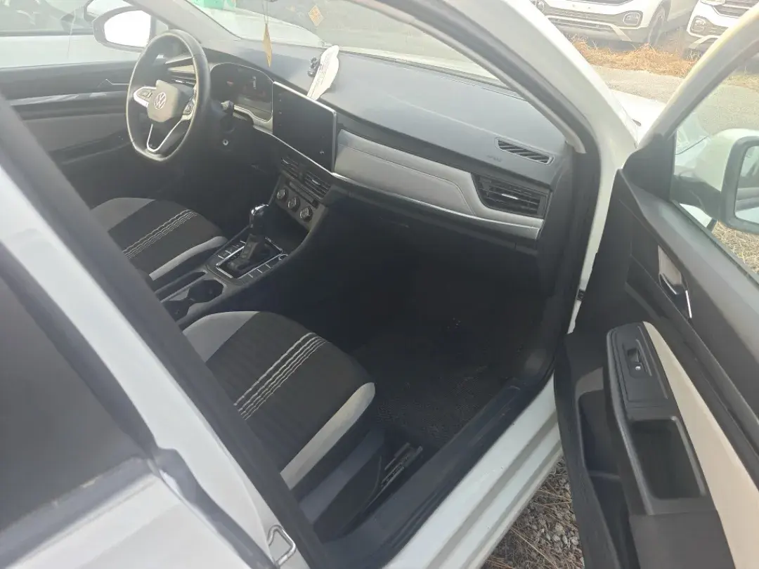 2023 VOLKSWAGEN BORA thumbnail 3