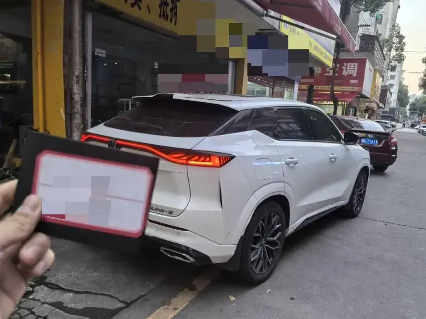 2024 CHANGAN UNI-Z thumbnail 3