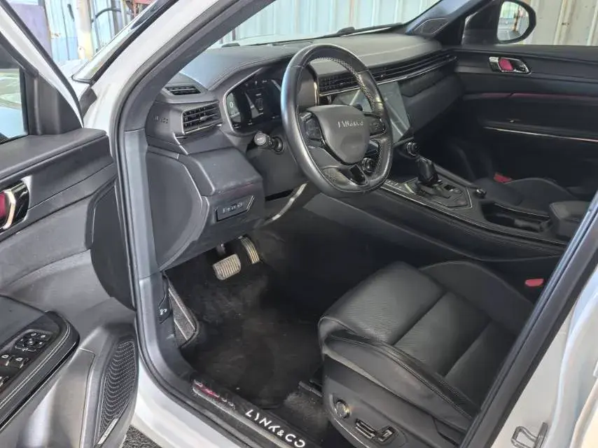 2022 LYNK&CO 01 thumbnail 3