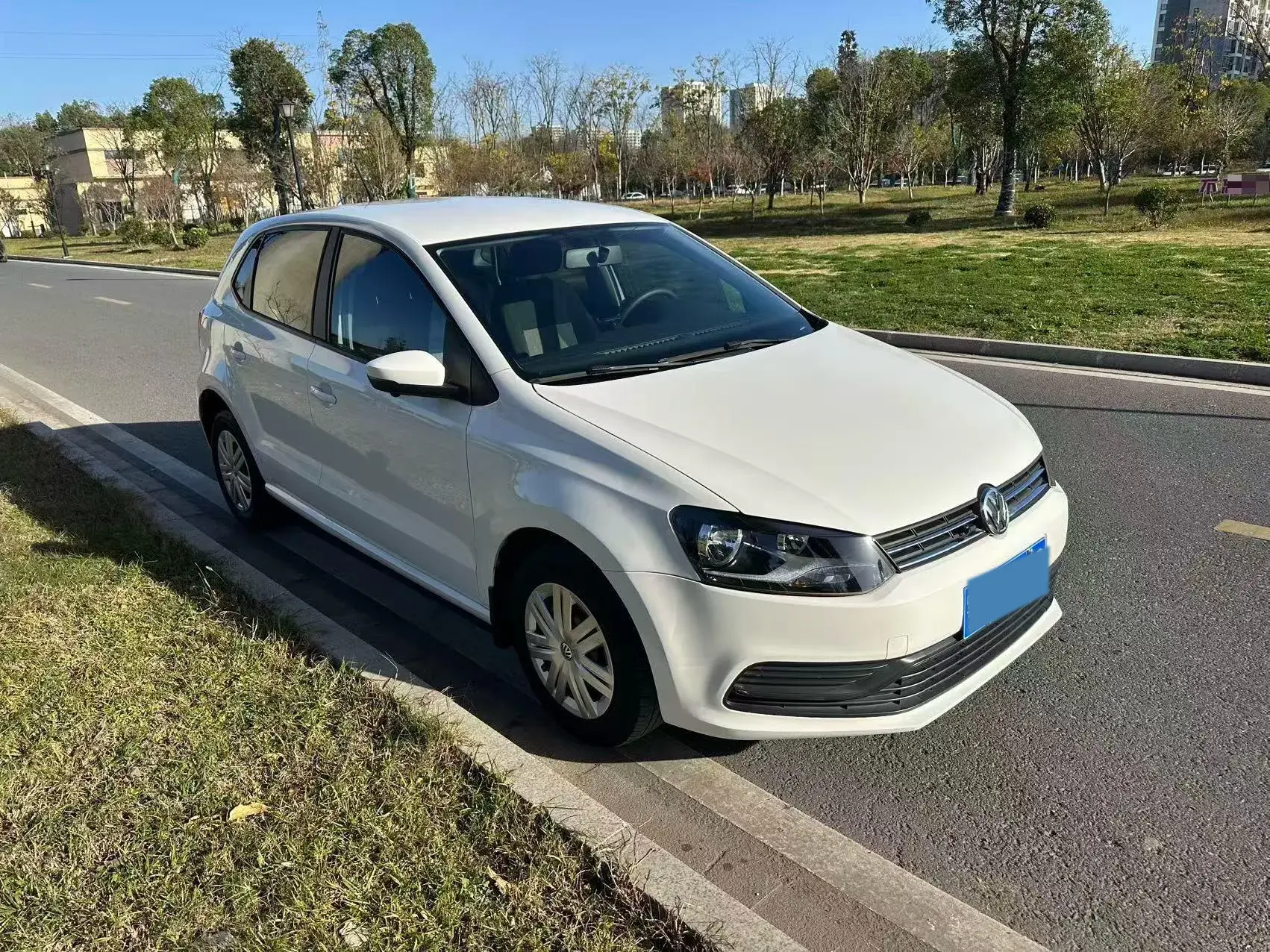 2018 VOLKSWAGEN POLO thumbnail 3