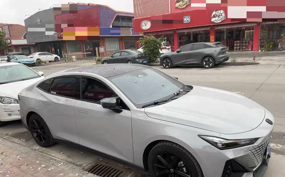 2023 CHANGAN UNI-T thumbnail 4