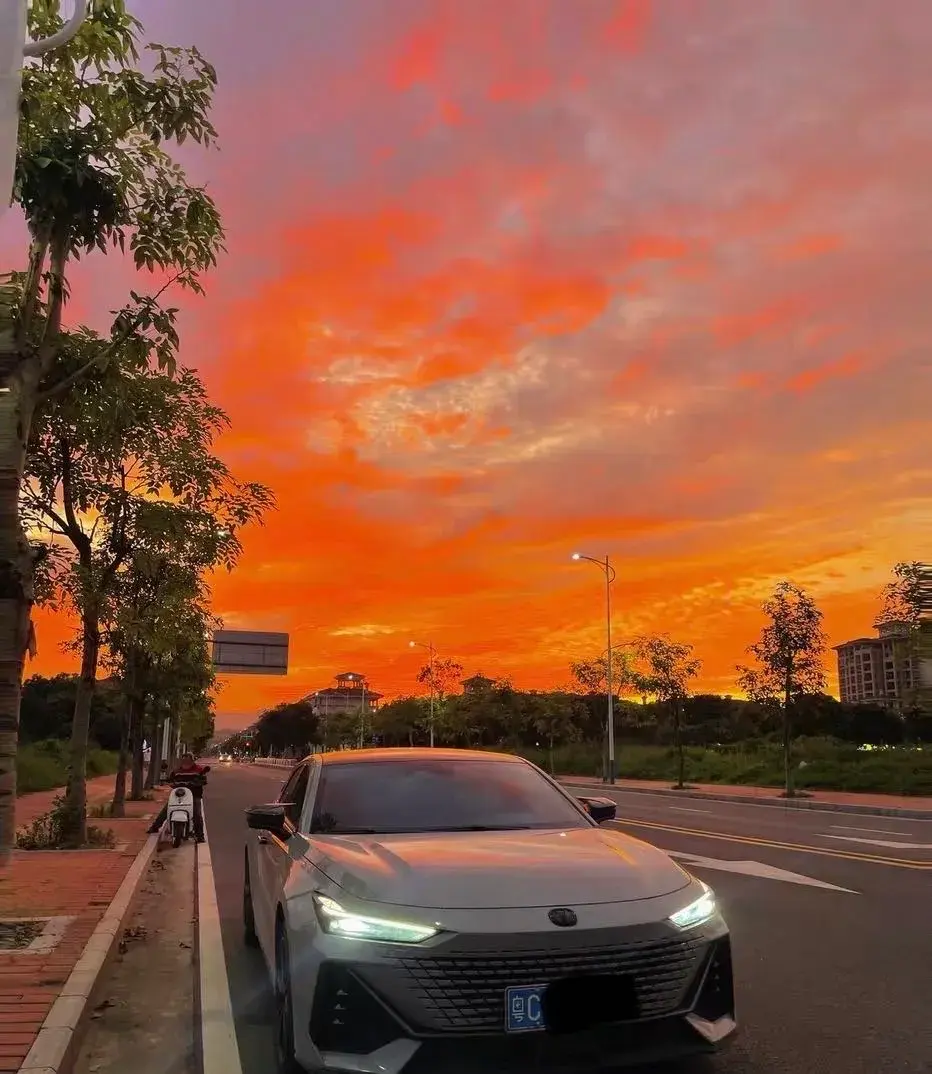 2023 CHANGAN UNI-T thumbnail 3