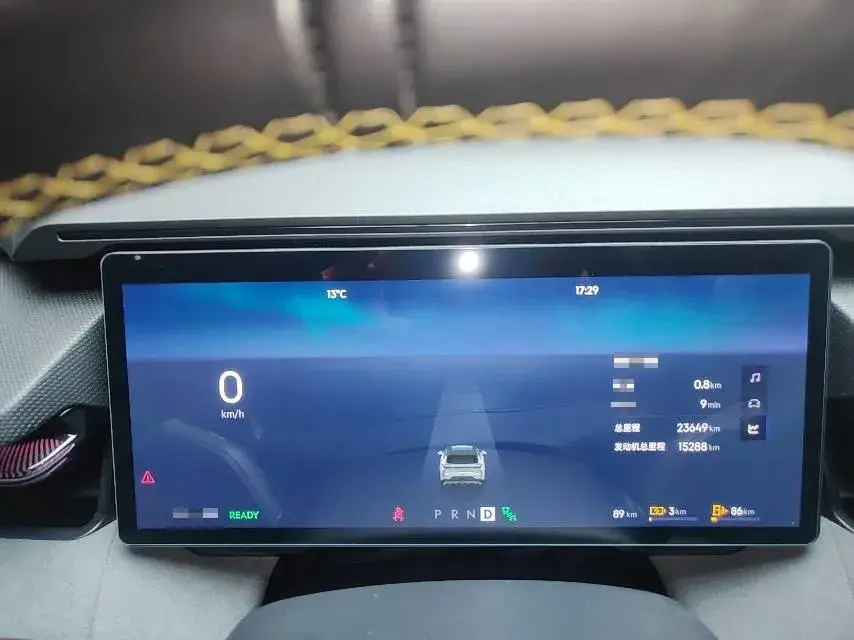 2023 LYNK&CO 08 thumbnail 3