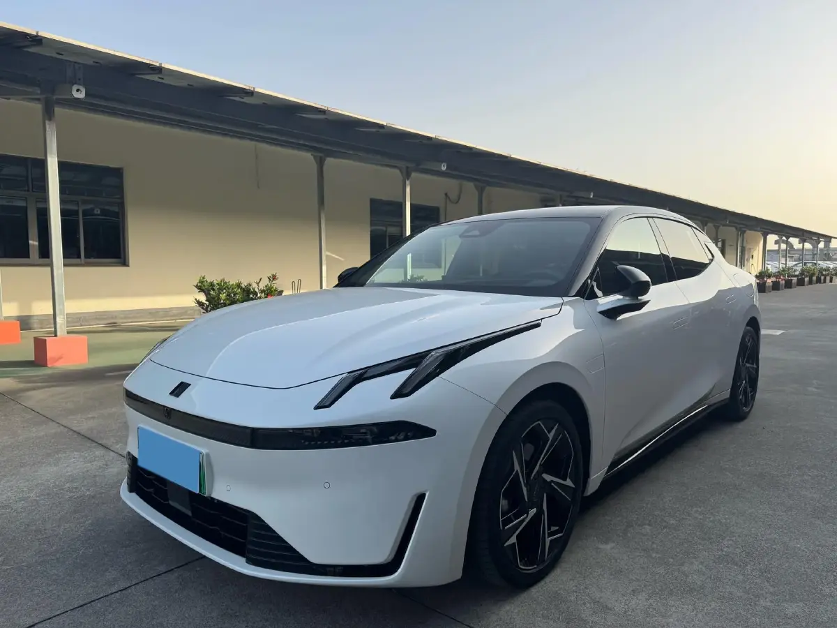 2024 LYNK&CO 07 EM-P 1.5T 163HP L4 3DHT PHEV 18.99KWH