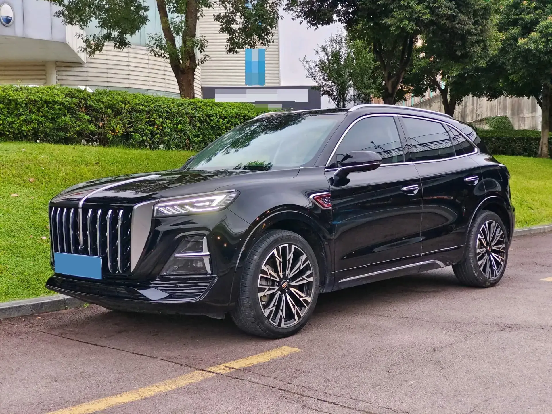 2023 HONGQI HS5 view 1