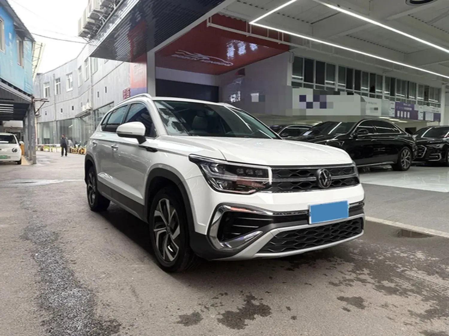 2023 VOLKSWAGEN THARU thumbnail 3