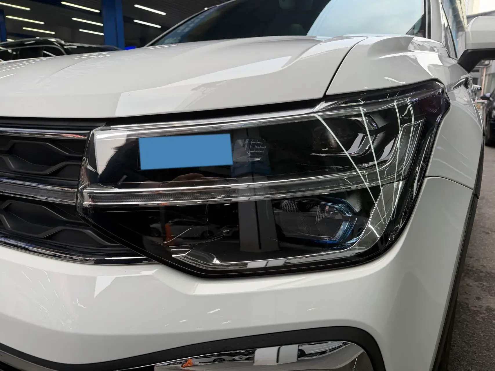 2023 VOLKSWAGEN THARU thumbnail 4