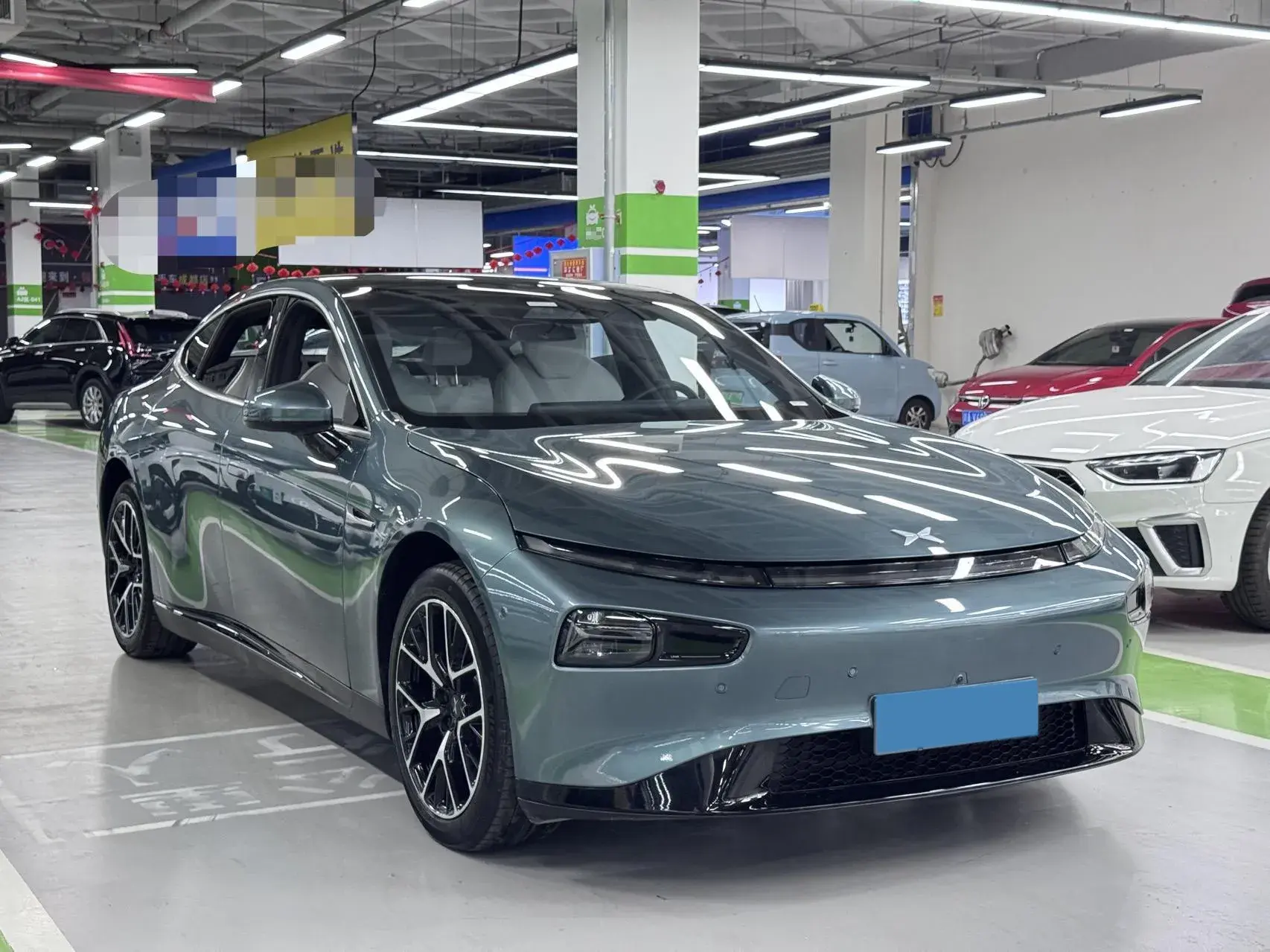 2023 XPENG P7 thumbnail 2