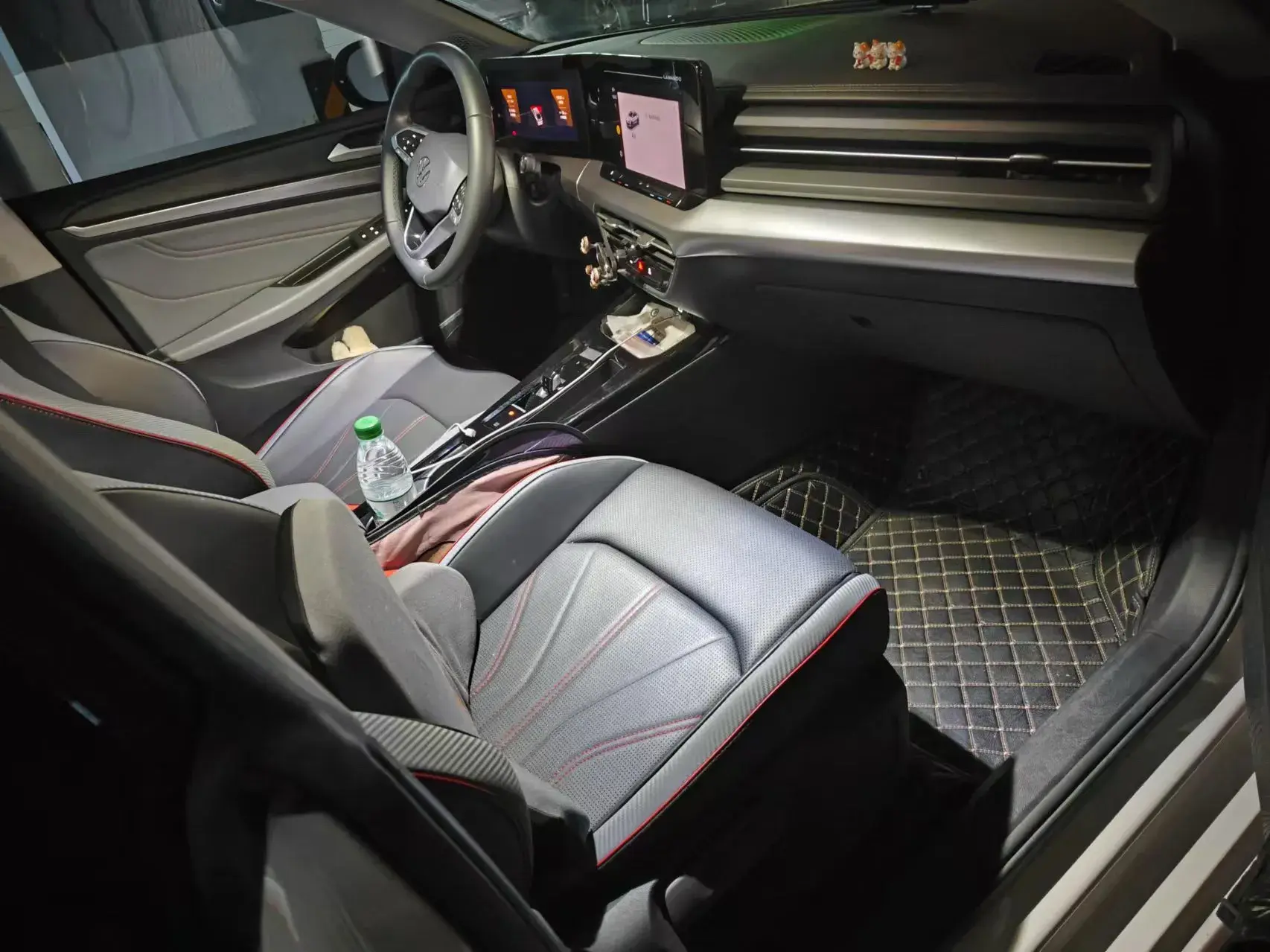 2023 VOLKSWAGEN LAMANDO thumbnail 4