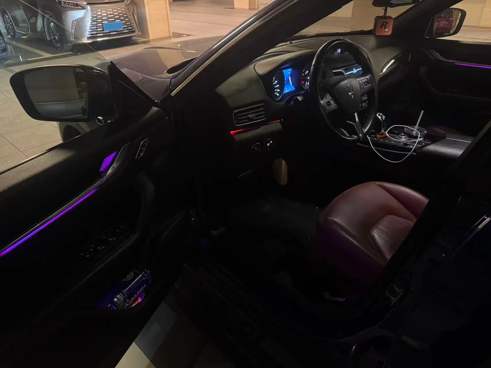 2018 MASERATI LEVANTE thumbnail 3