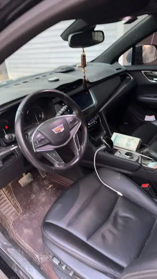 2021 CADILLAC XT5 thumbnail 4