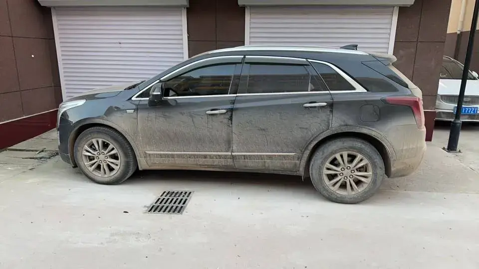 2021 CADILLAC XT5 thumbnail 2