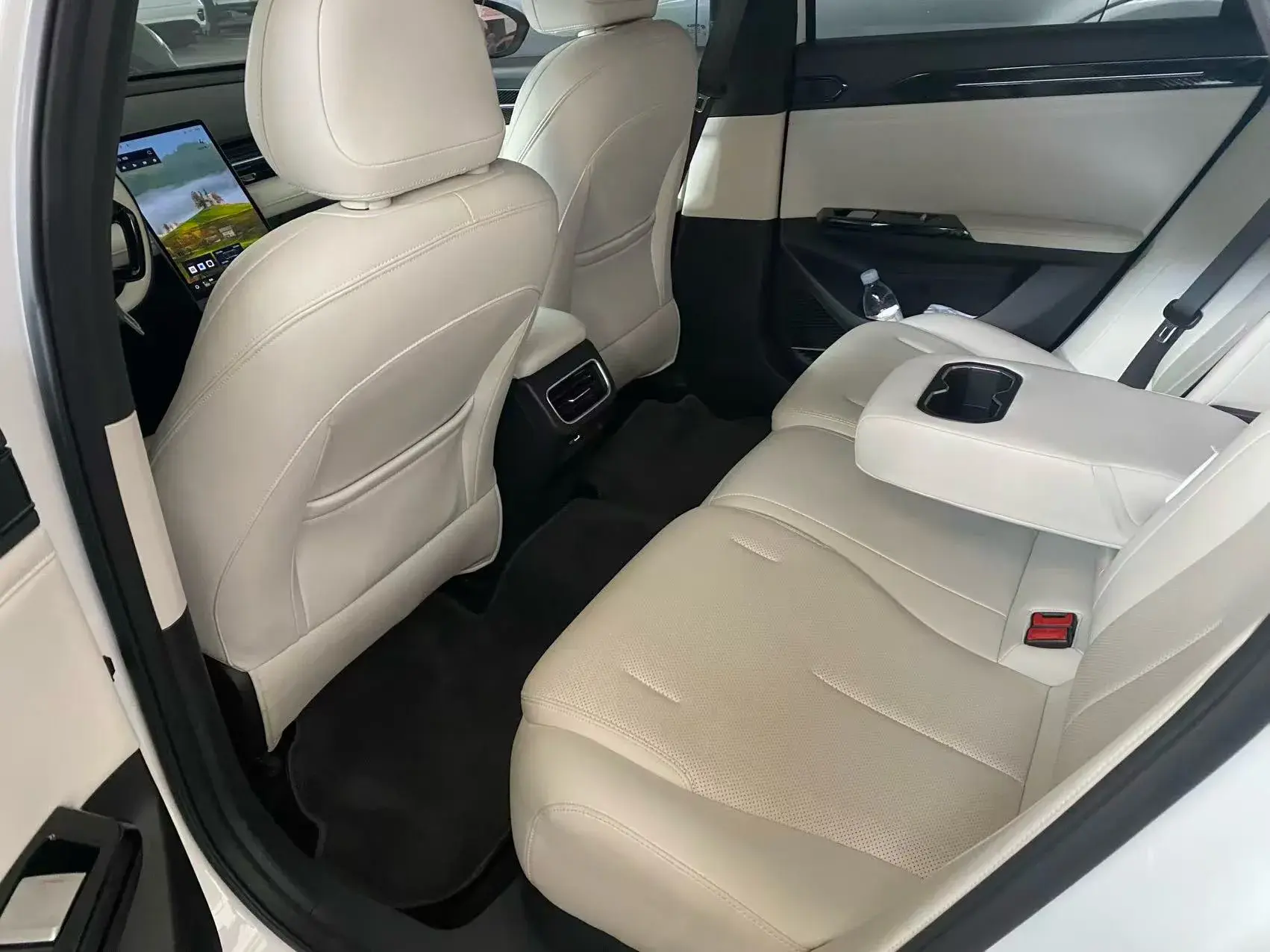 2023 GEELY GALAXY thumbnail 3