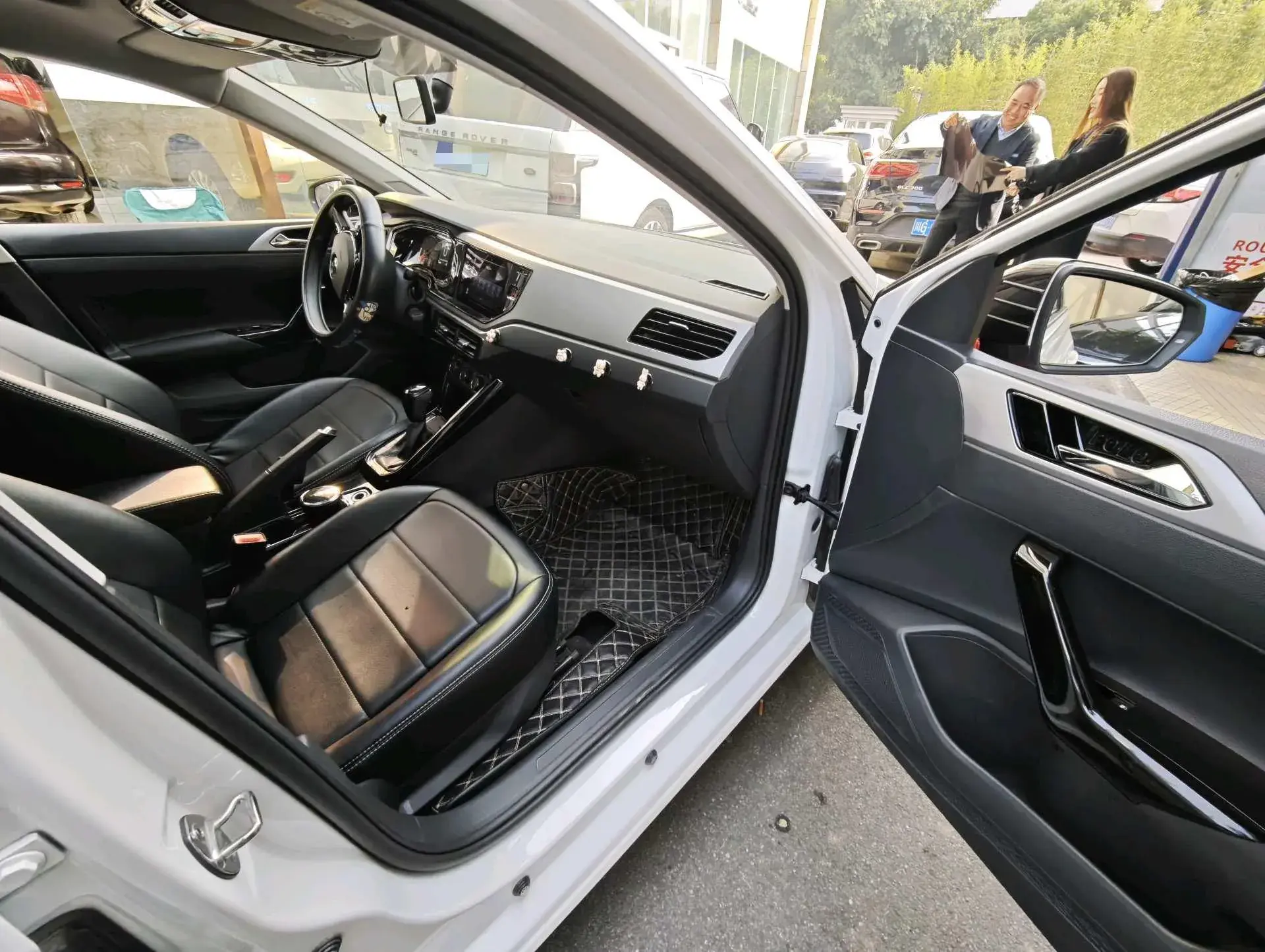 2021 VOLKSWAGEN POLO thumbnail 3