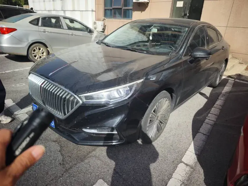 2020 HONGQI H5 view 1