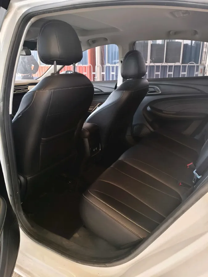 2020 Roewe i5 1.5L 120HP L4 CVT,autocango,china used car exporter,china ev exporter,chinese used car exporter,chinese used ev exporter