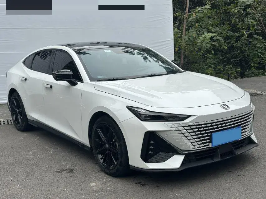 2022 CHANGAN UNI-V thumbnail 2