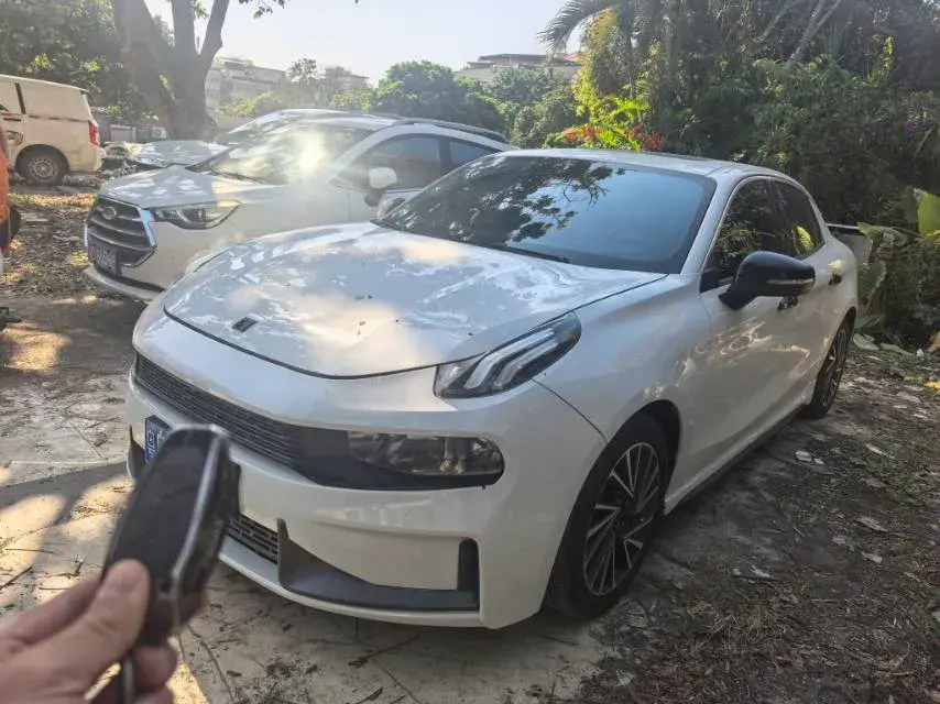 2021 LYNK&CO 03 view 1