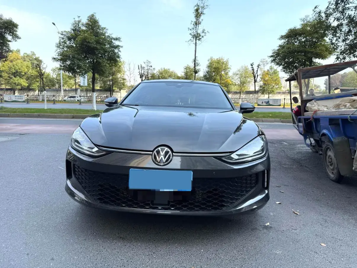 2023 VOLKSWAGEN LAMANDO thumbnail 2