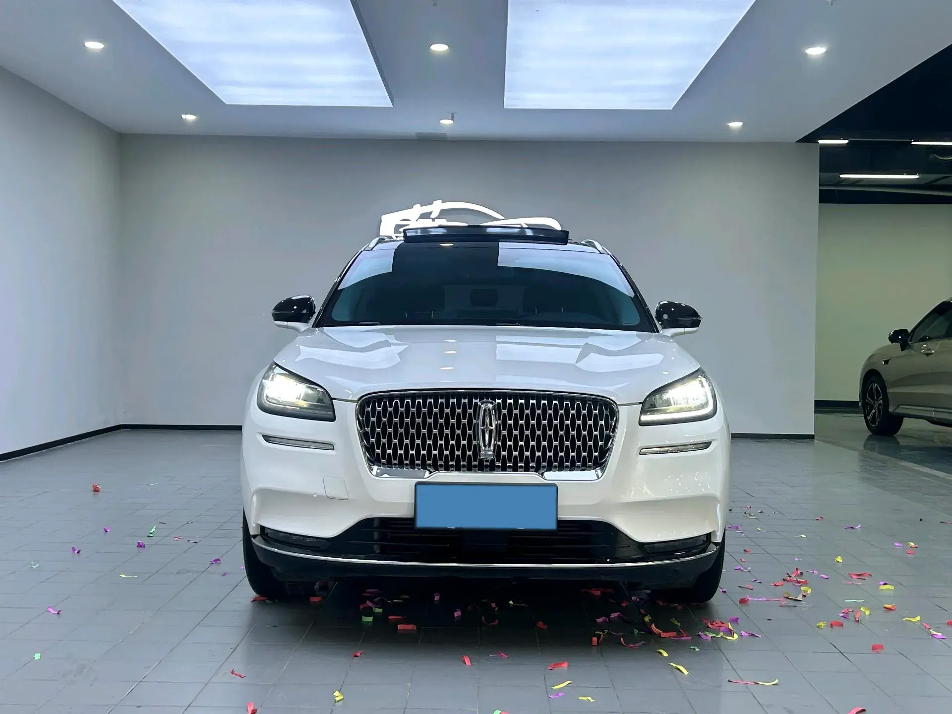 2021 LINCOLN CORSAIR thumbnail 2