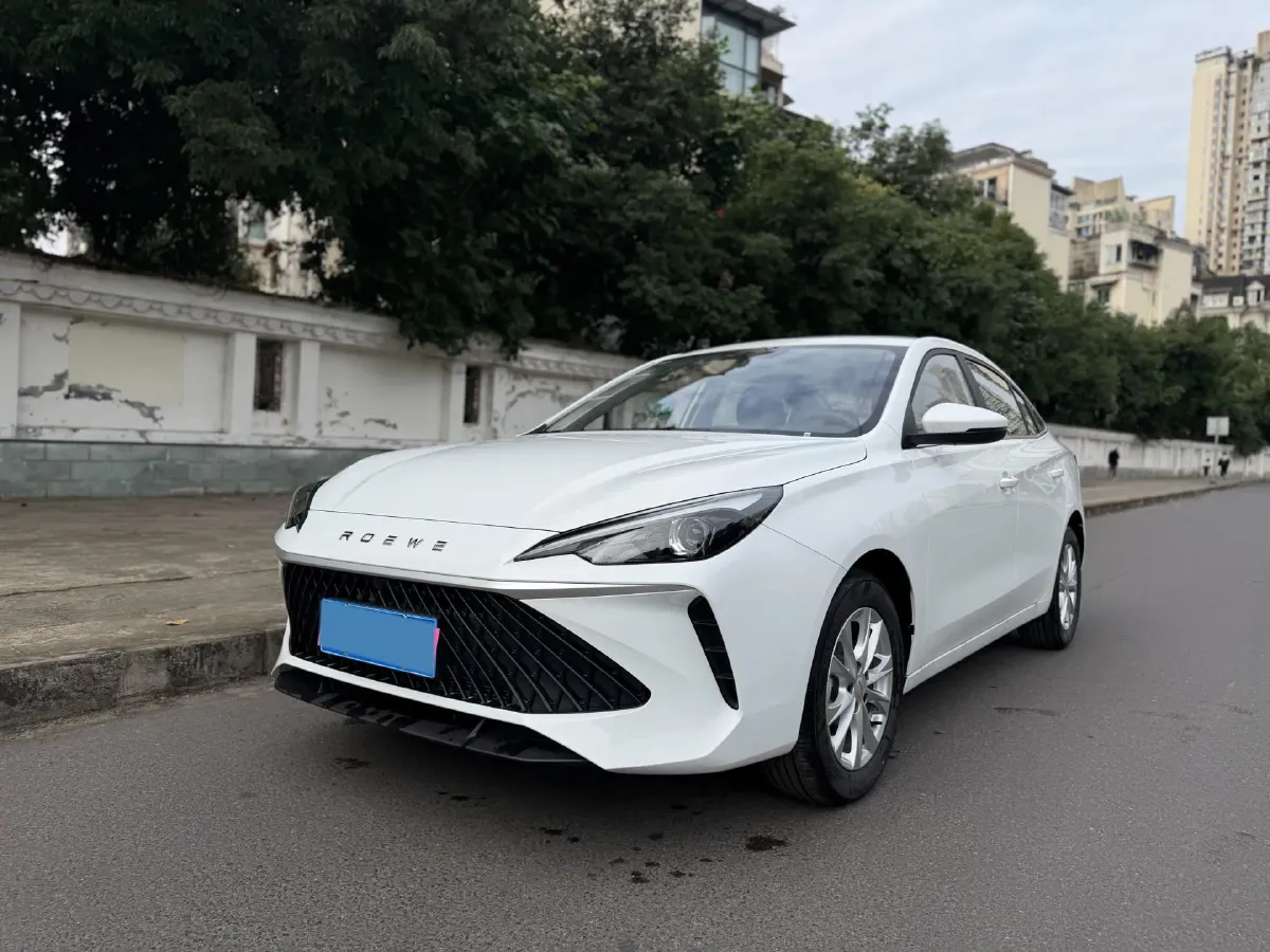 2024 Roewe i5 1.5L 129HP L4 CVT,autocango,china used car exporter,china ev exporter,chinese used car exporter,chinese used ev exporter